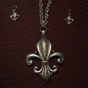 Fleur De Lis silver necklace and earring set